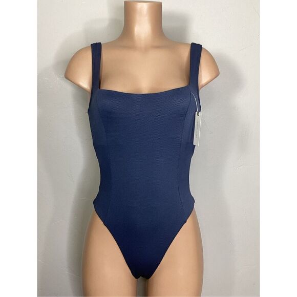 New. L*SPACE cut out one piece. Medium. Retails $183 - Picture 4 of 10
